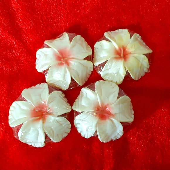 Floating Candles - Picture 1 of 3